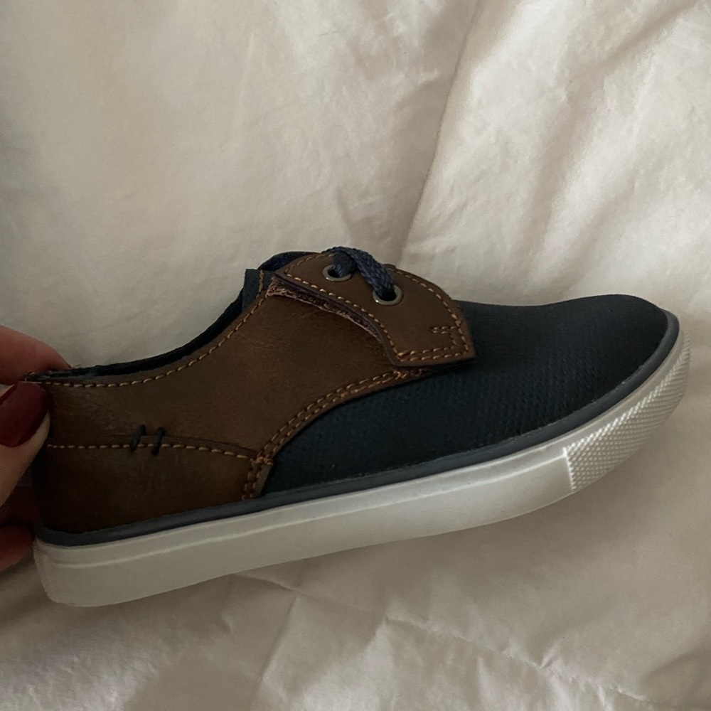 New in box kids shoes size 10 M